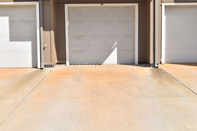 Building Photo - Nahele @ Hoopili 2/2/2 w/ mini yard