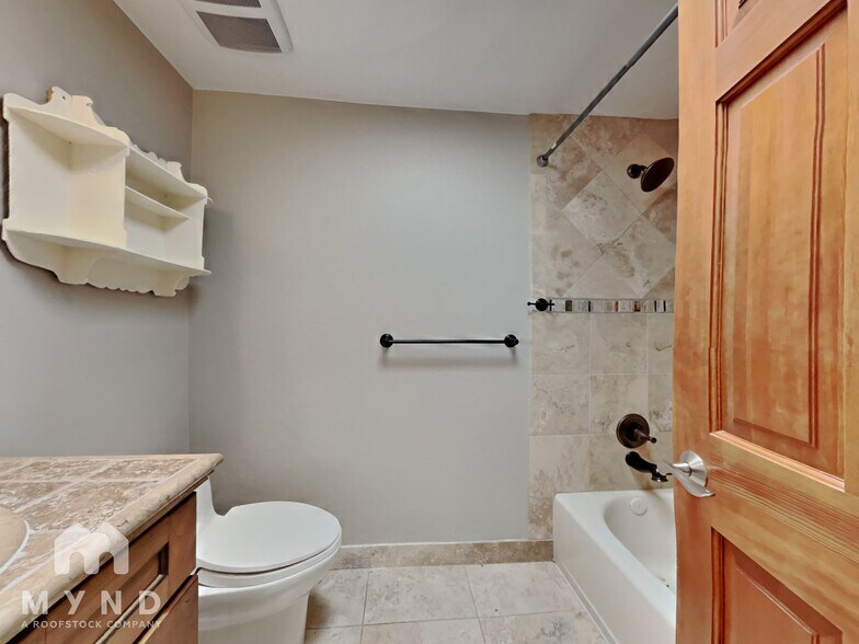 Building Photo - 5727 N PSO Ventoso