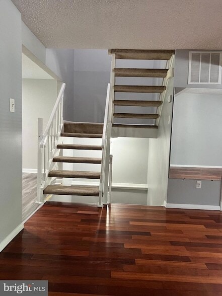 Building Photo - 8156 Dark Den Cir