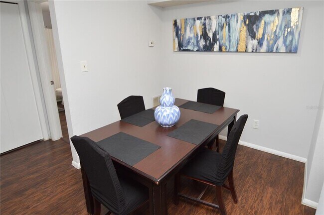 Building Photo - 8718 Mallard Reserve Dr