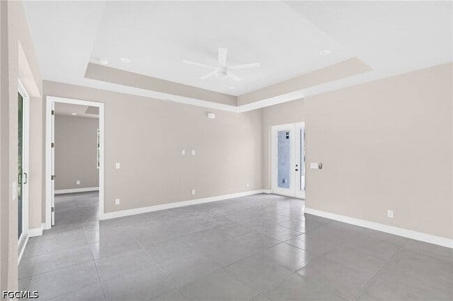 Building Photo - 208 Clover Ave