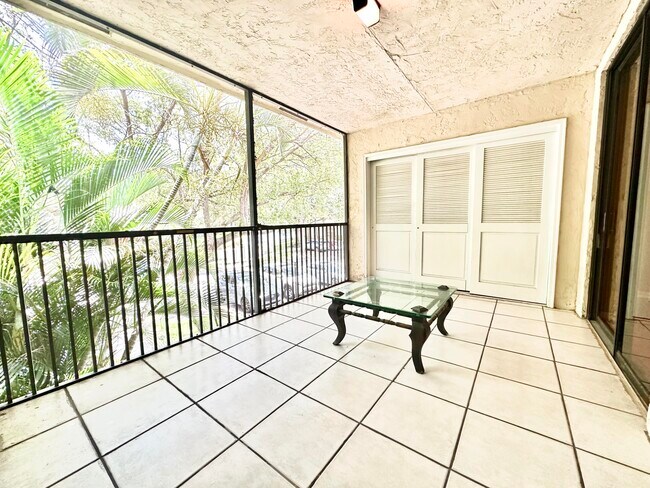Building Photo - 4509 Carambola Cir S