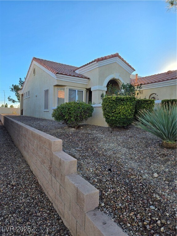 Building Photo - 10527 Mission Lakes Ave