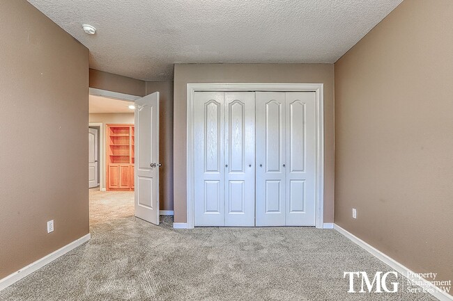 Building Photo - Stunning Home in Sought-After Ashley Heights!