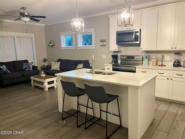 Building Photo - 100 Sea Breeze Cir