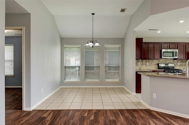 Building Photo - 9318 Tree Branch Dr