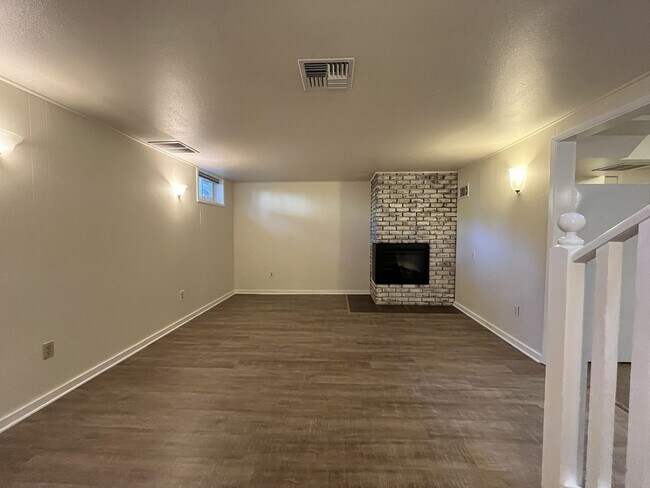 Building Photo - Classic Comfort Meets Modern Style in This...
