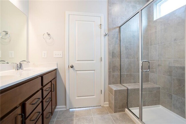 Building Photo - 5729 Wheeler Ridge Rd