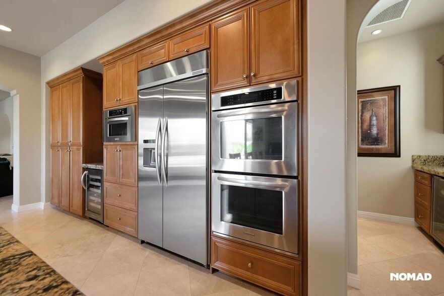 Building Photo - 57715 Rosewood Ct