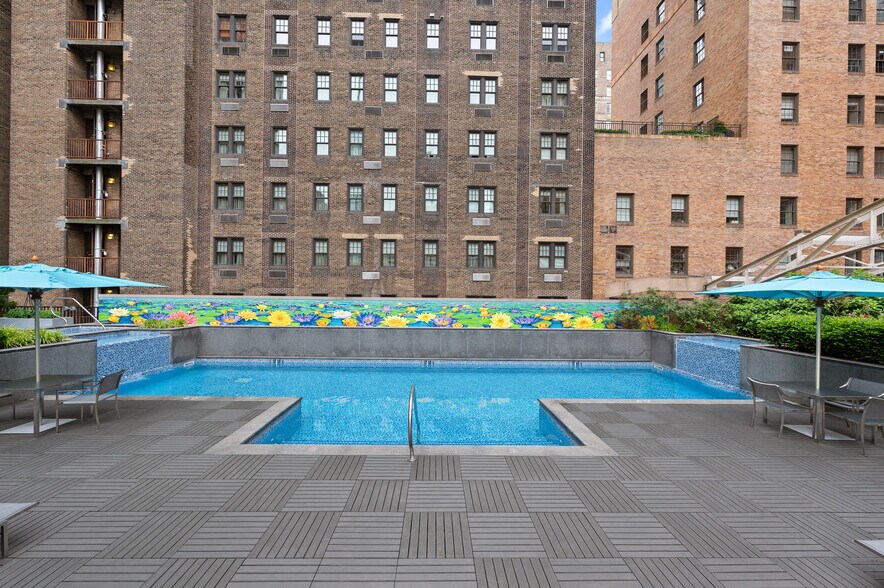 Building Photo - 219 S 18th St