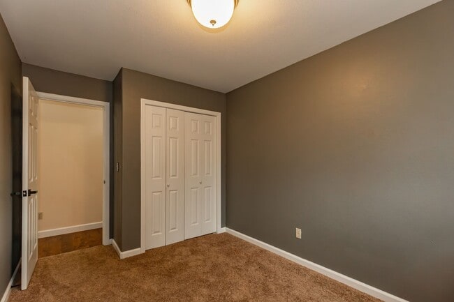 Building Photo - **MOVE IN SPECIAL!** Pet Friendly Charming 3 Bedroom Home with large office!