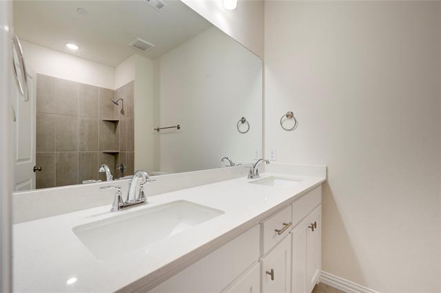 Building Photo - 13027 Makers Dr