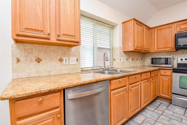 Building Photo - 12335 Shadowvista Dr