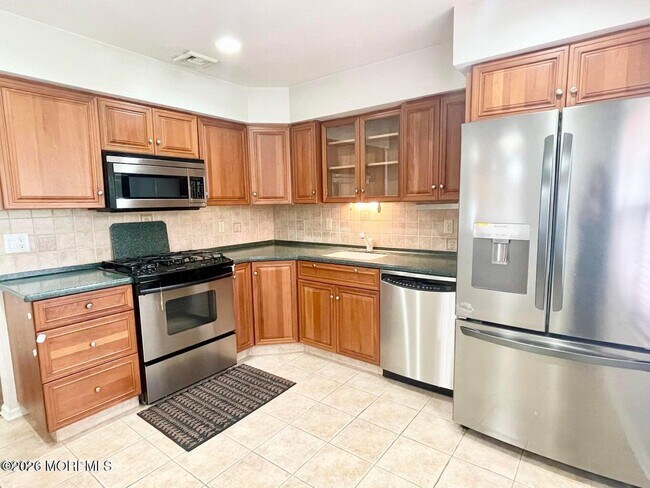 Building Photo - 21 Evergreen Dr