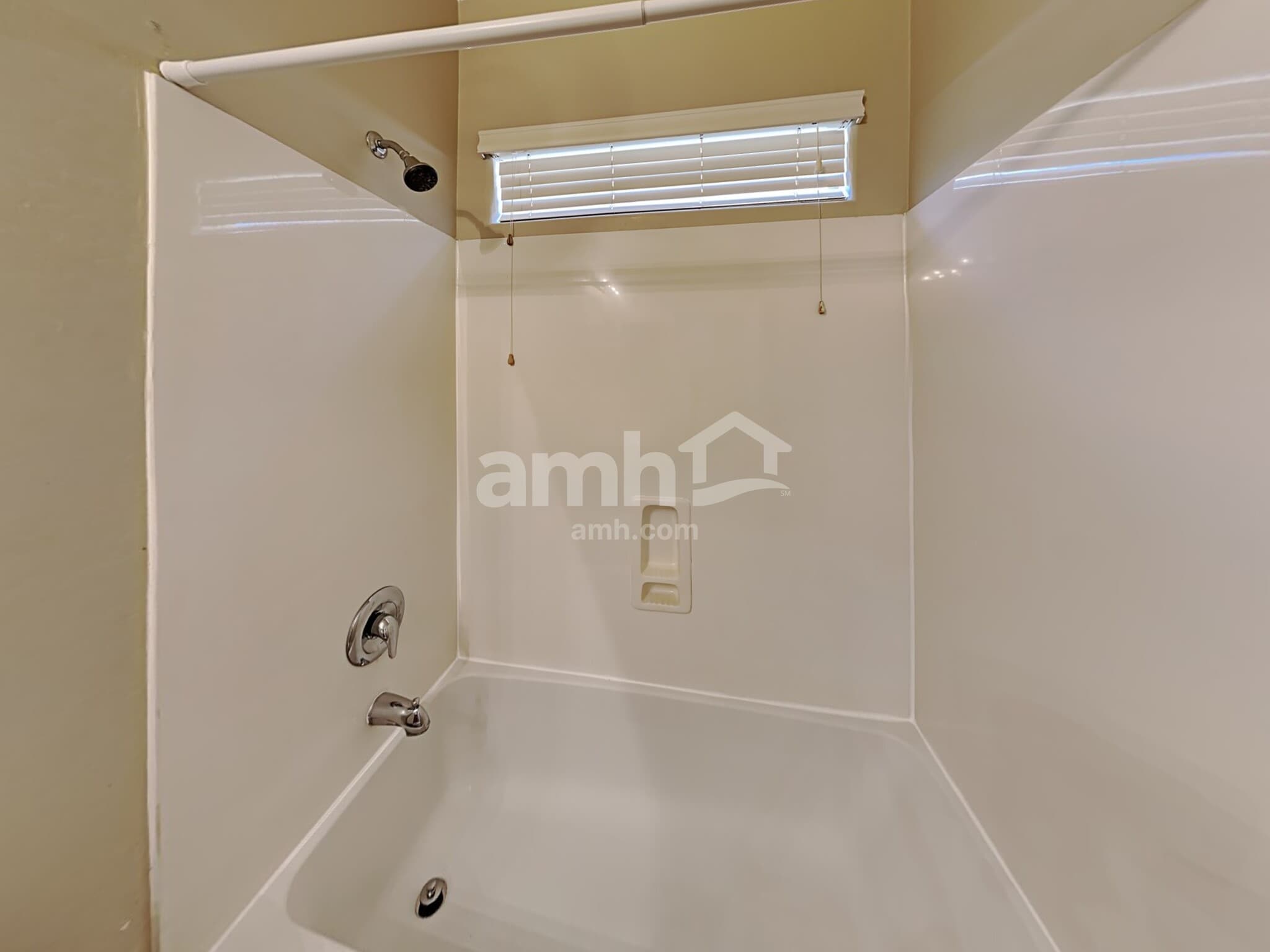 Building Photo - 3024 S 161st Dr