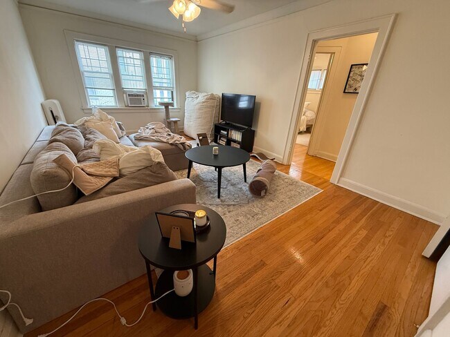 Interior Photo - The Drake