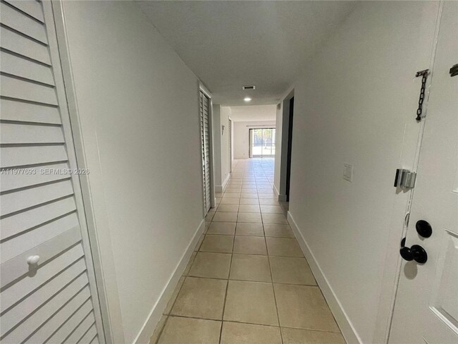 Building Photo - 16481 Blatt Blvd