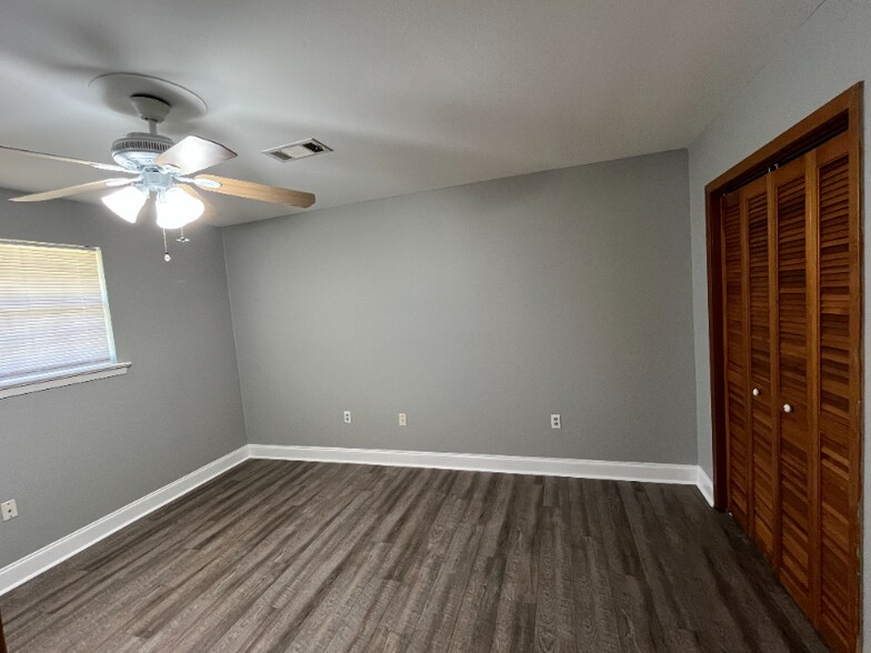 Building Photo - 1225 Bellonia Dr