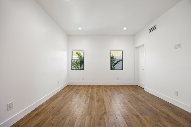 Building Photo - 212 W 64th St