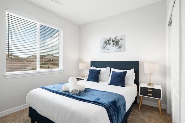 Building Photo - 1201 W Whitestone Blvd