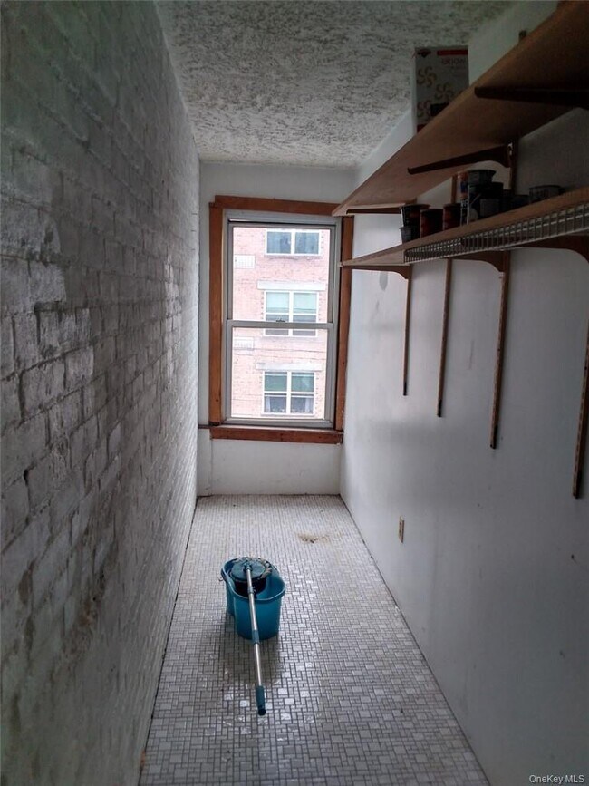 Building Photo - 58 Main St