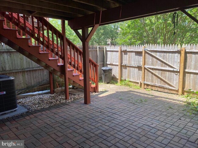 Building Photo - 6558 Sand Wedge Ct