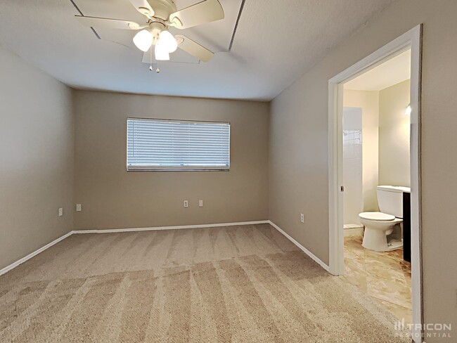 Building Photo - 8017 Lansing Dr