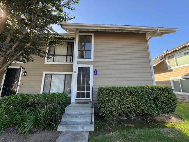 Primary Photo - Beautiful 2Bd/1.5Ba Townhome in Orange w/A...