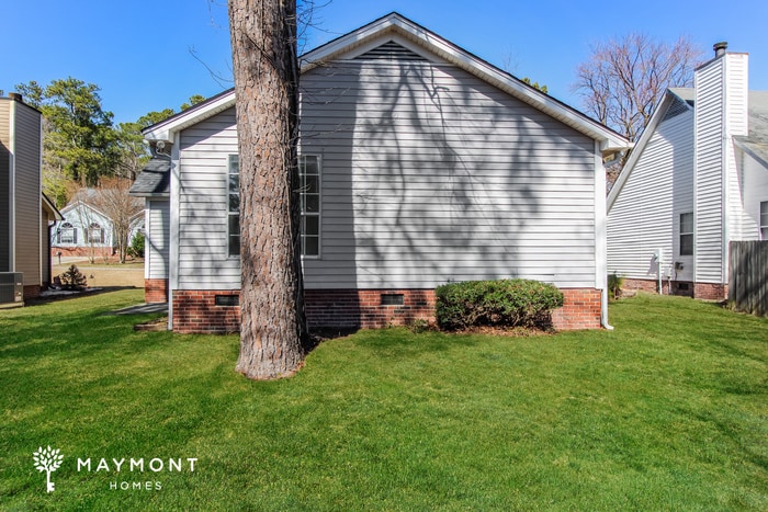 Building Photo - 208 Salusbury Ln