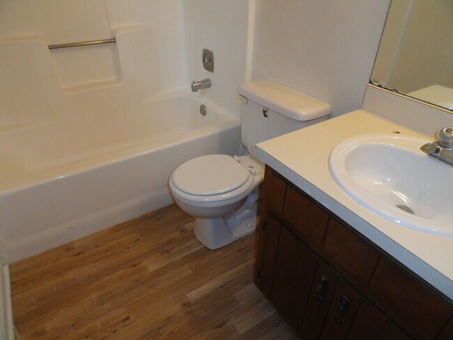 Building Photo - SPACIOUS 2/2 w/ Washer/Dryer (as-is), Sunroom, Fireplace, & More! Available March 1st for $1050/m...