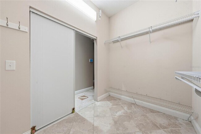Building Photo - 11916 Camden Park Dr