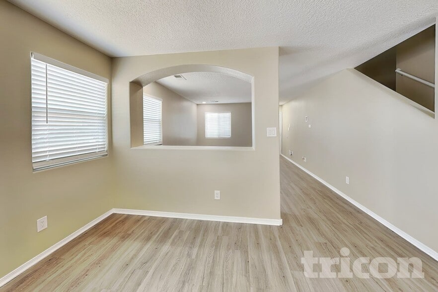 Building Photo - 6407 Black Hawk Dr NE