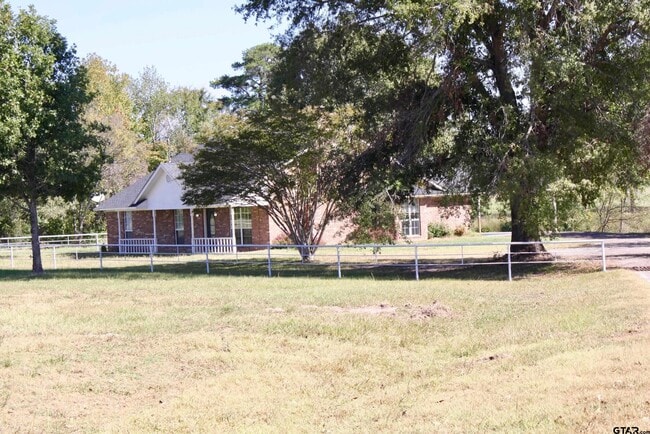 Building Photo - 1179 Martin St