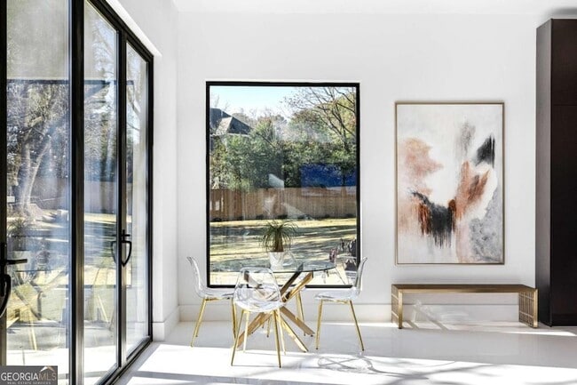 Building Photo - 3600 Lower Roswell Rd