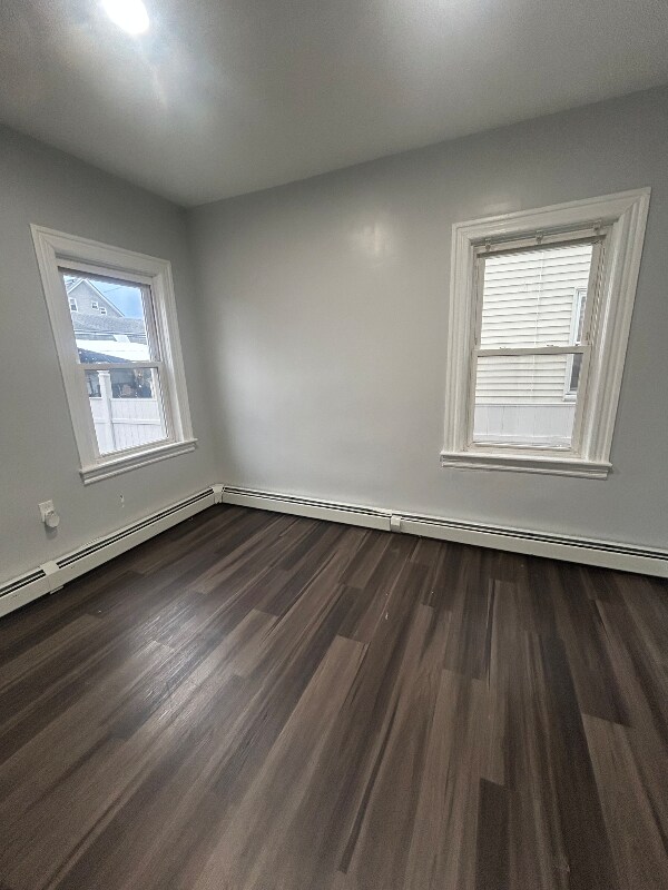 Building Photo - 147 Prudence Ave