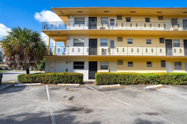 Building Photo - 2820 NE 201st Terrace