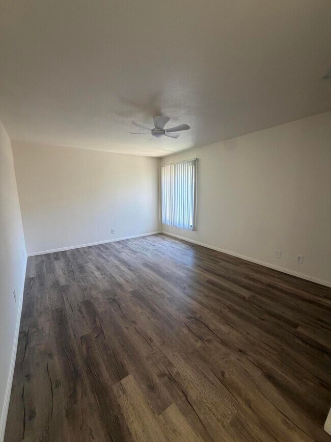 Building Photo - 1655 E Palm Canyon Dr