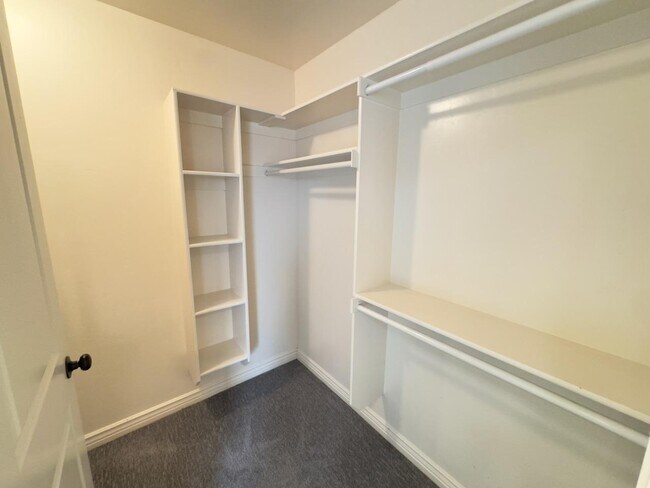 Building Photo - 1078 Cinnamon Ridge Dr