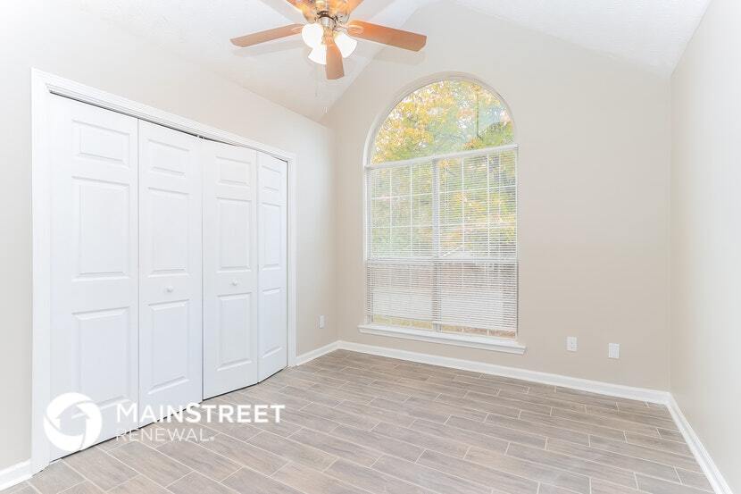 Building Photo - 330 Fallview Dr