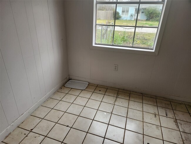 Building Photo - 7422 Amelia Rd