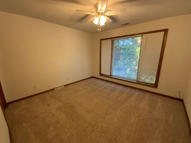 Building Photo - 201- 203 Briarcrest Ct