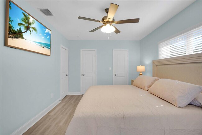 Building Photo - 115 Leland St SE