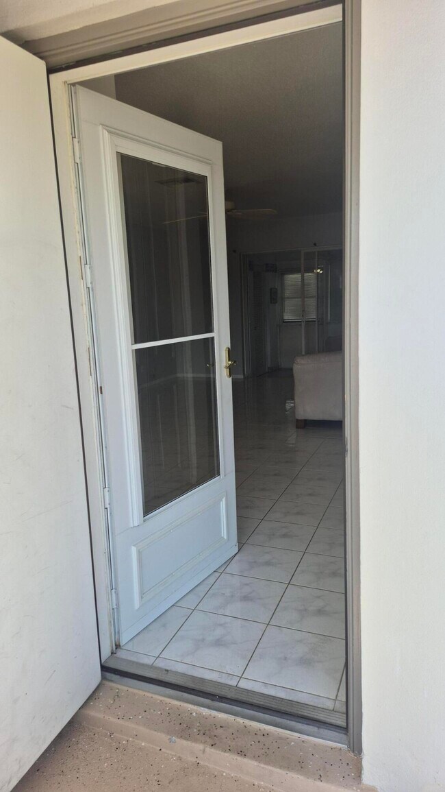 Building Photo - 2805 Crosley Dr E