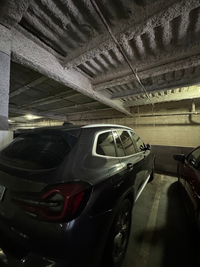 Parking Space / Garage - 1 Steele St
