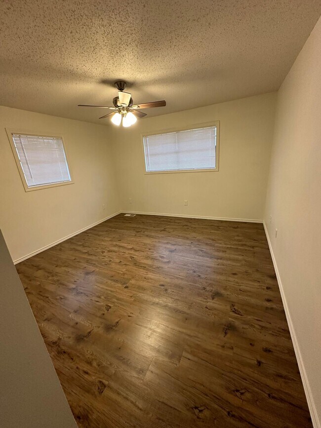 Building Photo - 1633 124th St