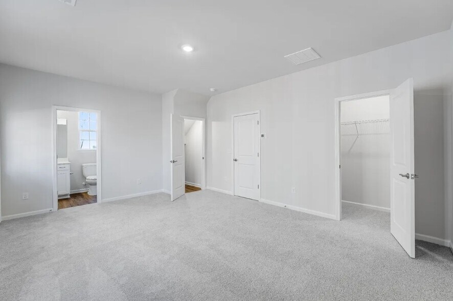 Building Photo - 1203 Mary Jane Ave