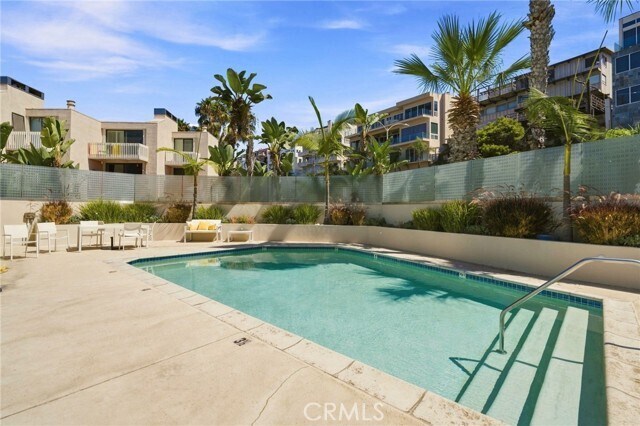 Building Photo - 7301 Vista Del Mar