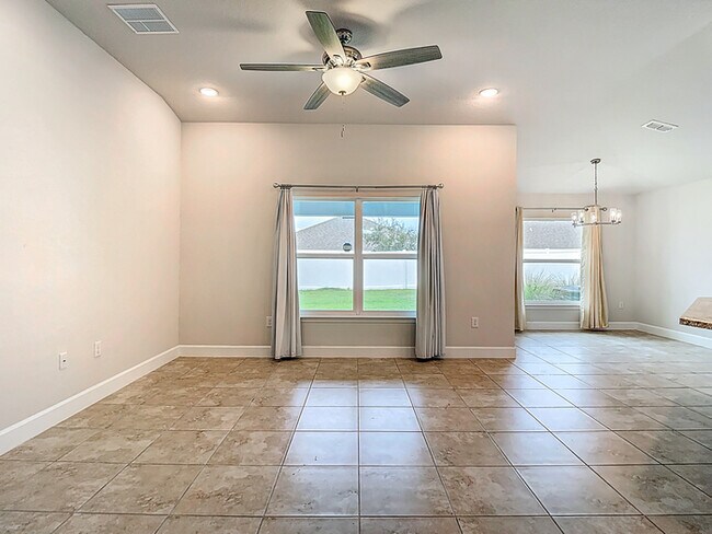 Building Photo - Welcome in to this beautiful Unfurnished -...