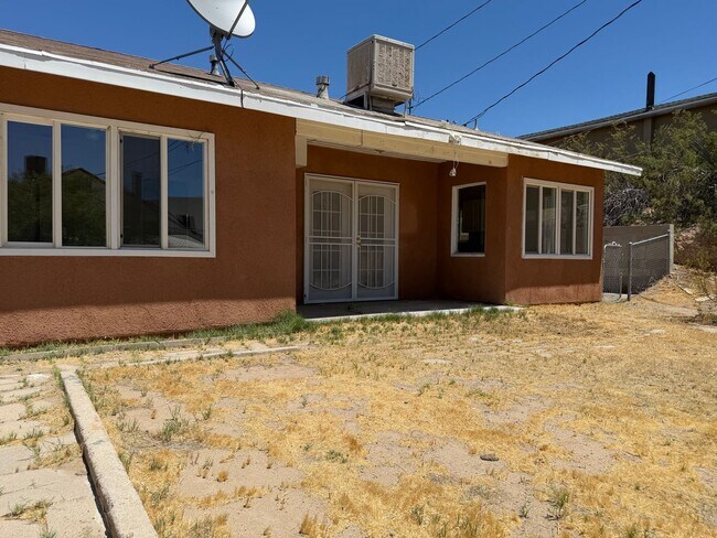 Building Photo - P156