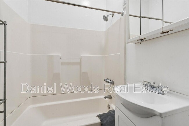 Building Photo - 3560 N 11th St